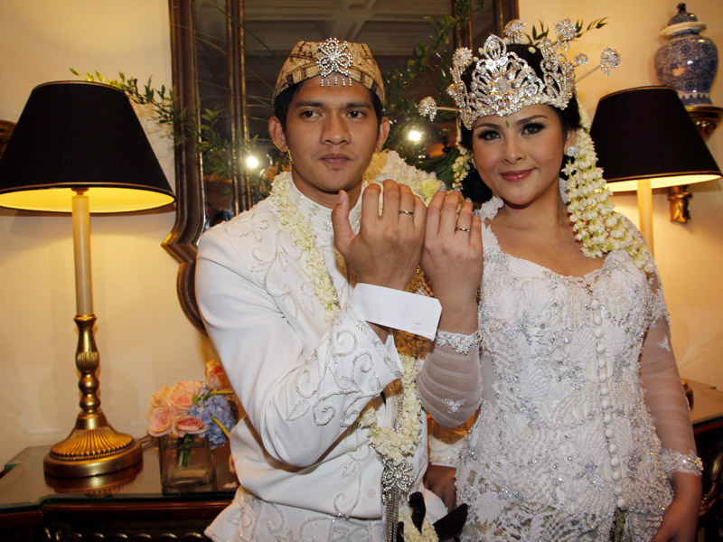 kebaya nikah 