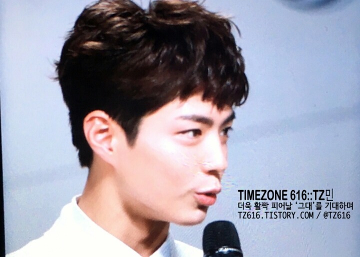 박보검 어제자 흰수트, 레드카펫 입장.gif | 인스티즈