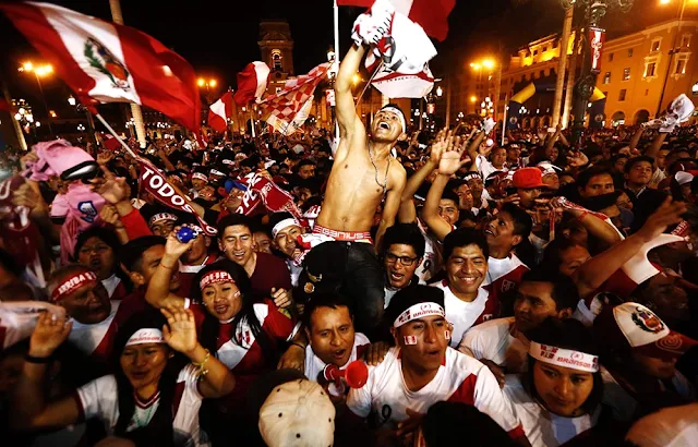 Selección peruana rinde homenaje al hincha peruano