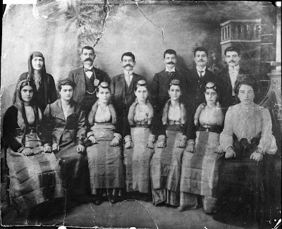 Καππαδοκία, Πόντος, Ιωνία: H μνήμη τους φυλάσσεται σε ένα δρομάκι στην Πλάκα Καππαδοκία, Πόντος, Ιωνία: H μνήμη τους φυλάσσεται σε ένα δρομάκι στην Πλάκα