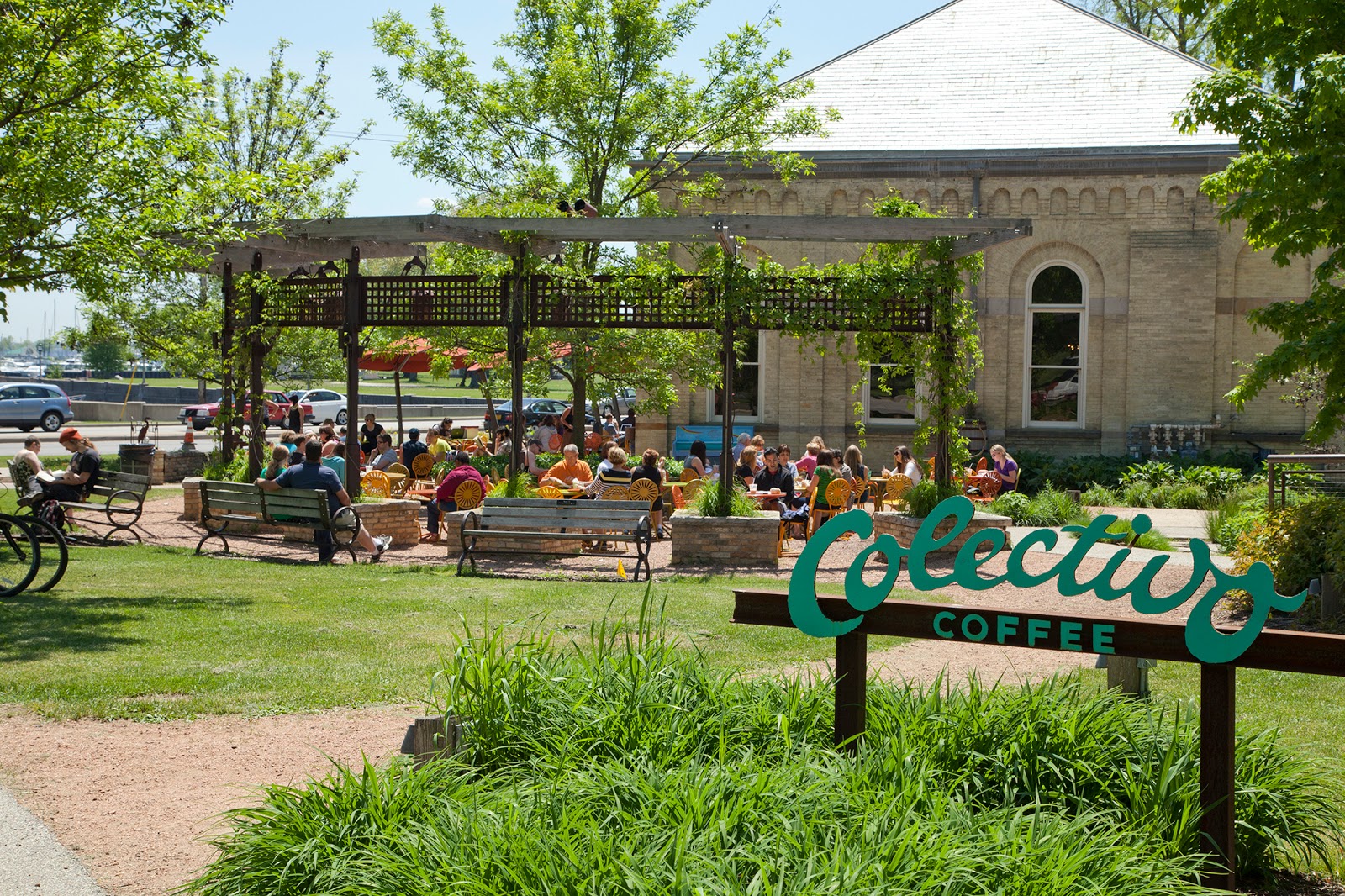 3 WORDS Beer. Garden. Trivia. Quizmaster Trivia Drink While You