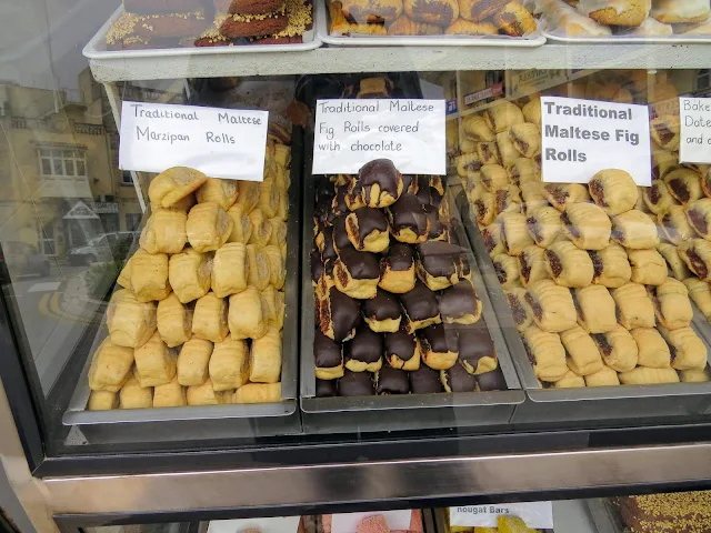 What to do in Malta: Buy cookies at Parruccan in Rabat