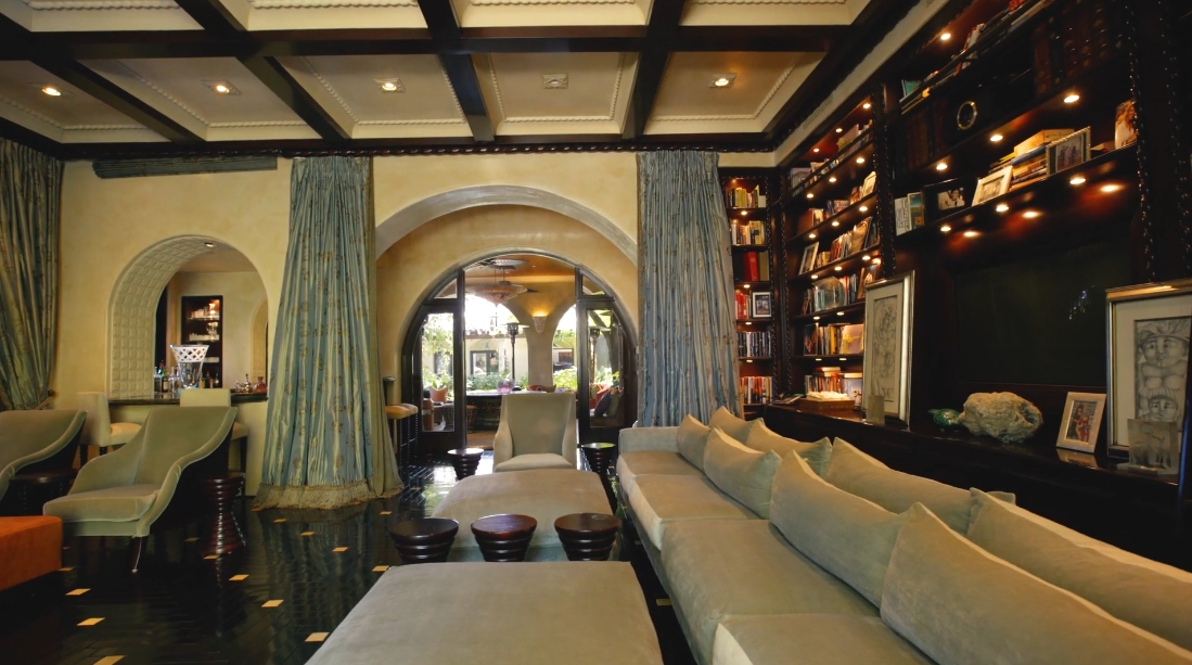 29 Interior Design Photos vs. Tour 715 N Alpine Dr, Beverly Hills, CA