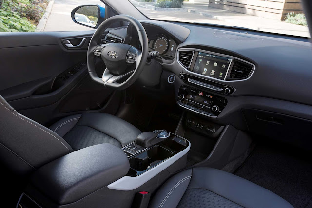 2018 Hyundai Ioniq Plug-In Hybrid interior 