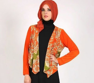 Model blazer batik lengan panjang wanita muslimah Model blazer batik lengan panjang wanita muslimah
