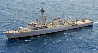 Indonesian-war-ship-KRI-Bung-Tomo-during-the-search-and-rescue-mission-of-the-crashed-Air-Asia-airplane-237851.jpg