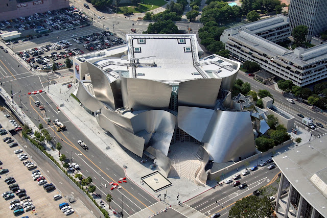 Salah satu karya arsitektur di anggap paling gagal adalah karya Frank Gehry