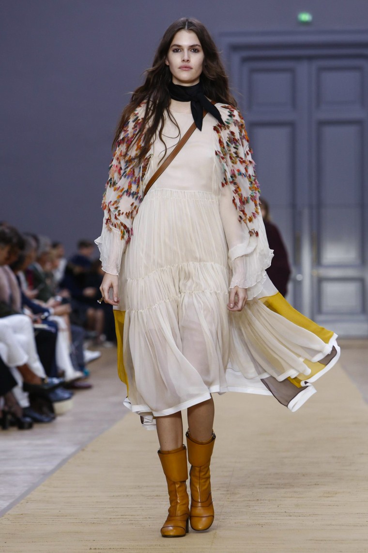 ChloƩ Fall/Winter 2016-2017 RTW PFW chloe-fall-winter-2016-2017-collection-paris-fashion-week, chloe-fall-winter-2016-2017, chloe-fall-winter-2016, chloe-fall-winter-2017, chloe-fall-winter, chloe-fall, chloe-fall-2016-2017, chloe-fall-2016, chloe-fall-2017, dudessinauxpodiums, du-dessin-aux-podiums
