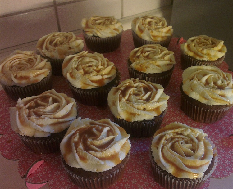 Caramel Toffee Cupcakes