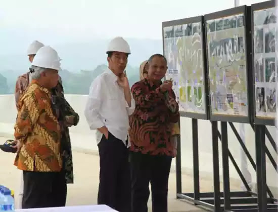 Jokowi  Budi Karya Sumadi tol Bawen