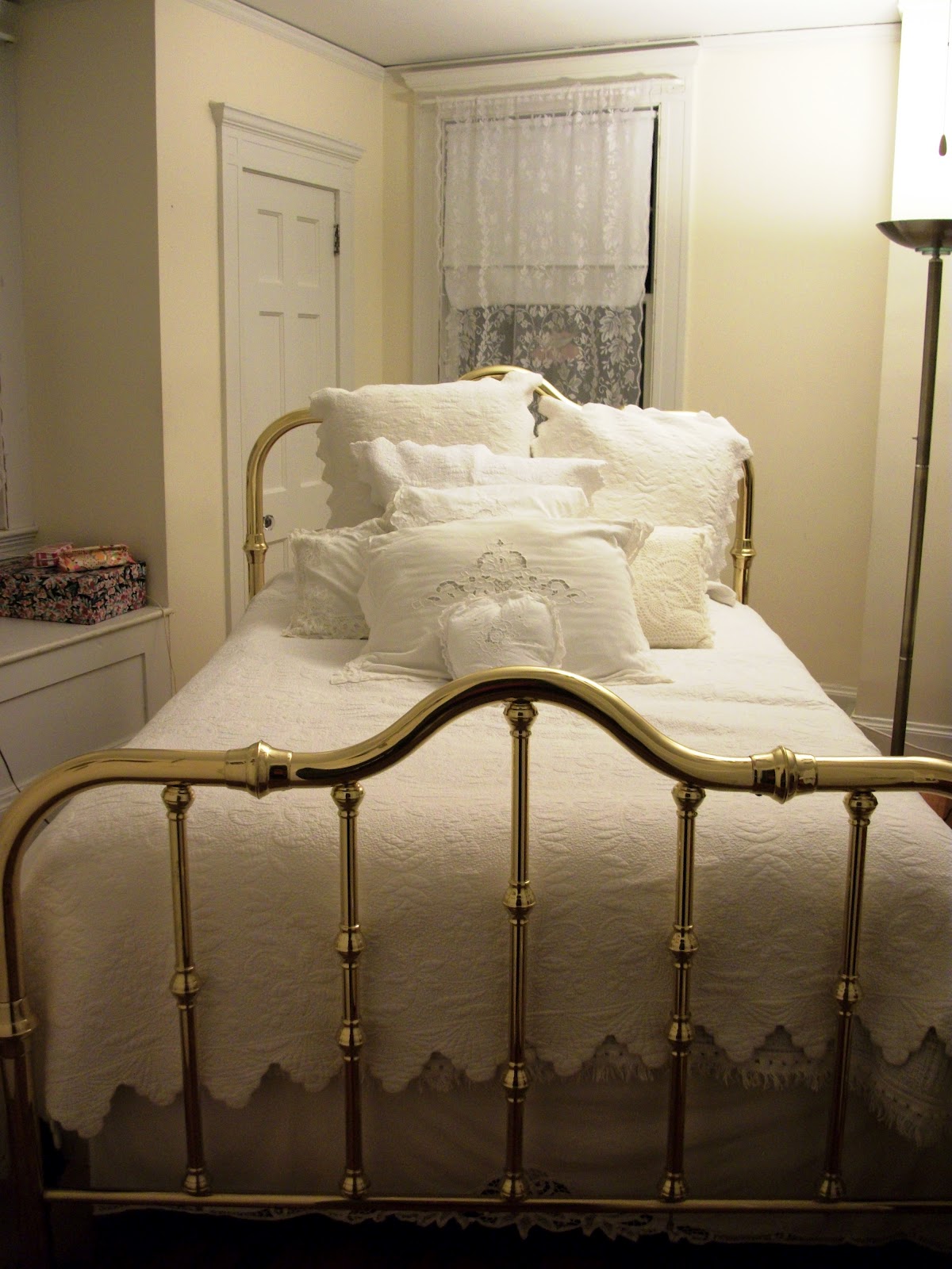 Writing Straight from the Heart White Bed Linens Have a Romantic Look