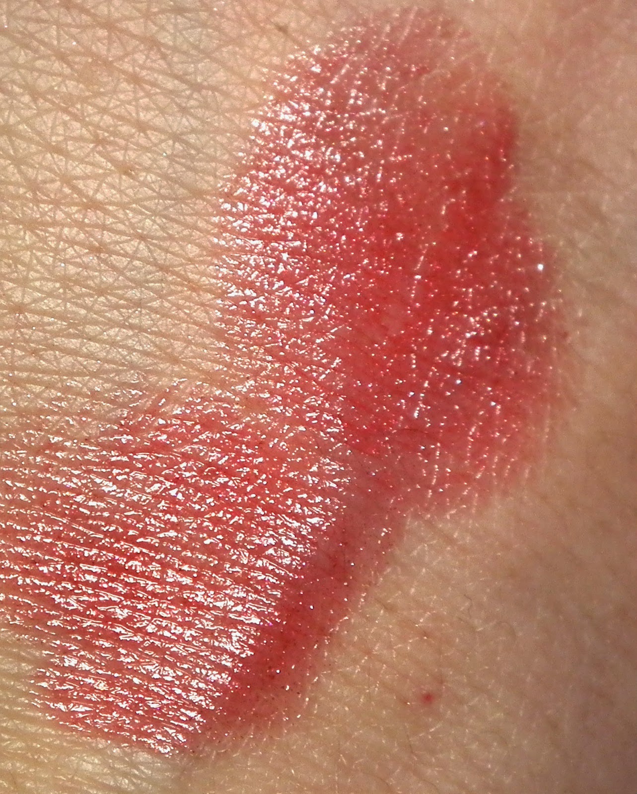Oriflame The One Lipstick Red Ovation Swatches 