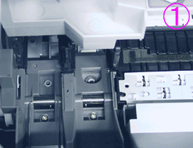 Colocar los cartuchos de tinta Canon dentro de impresora.