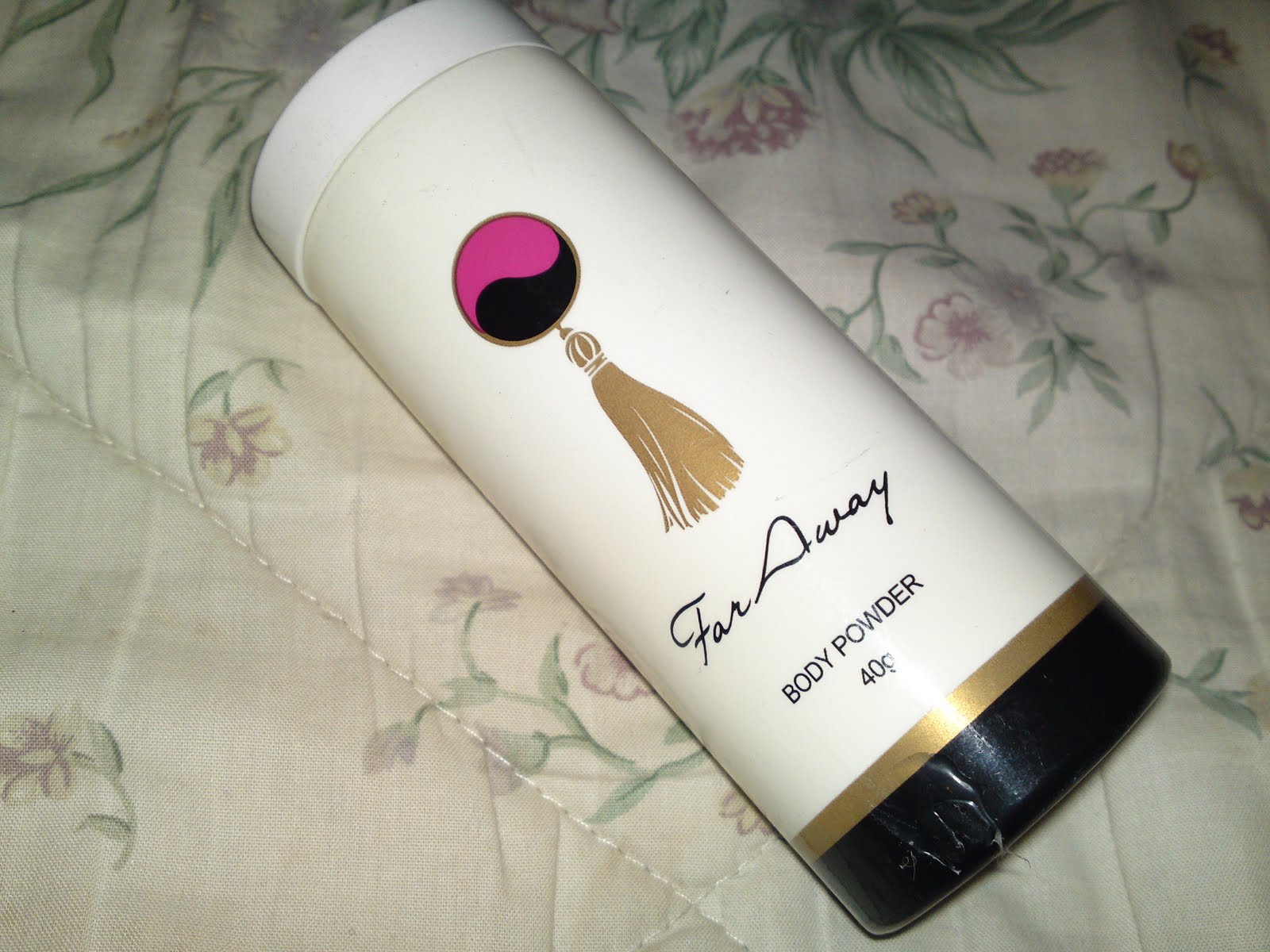 Divine Stylista: Original Avon Faraway Body Powder 40g - MYR 10