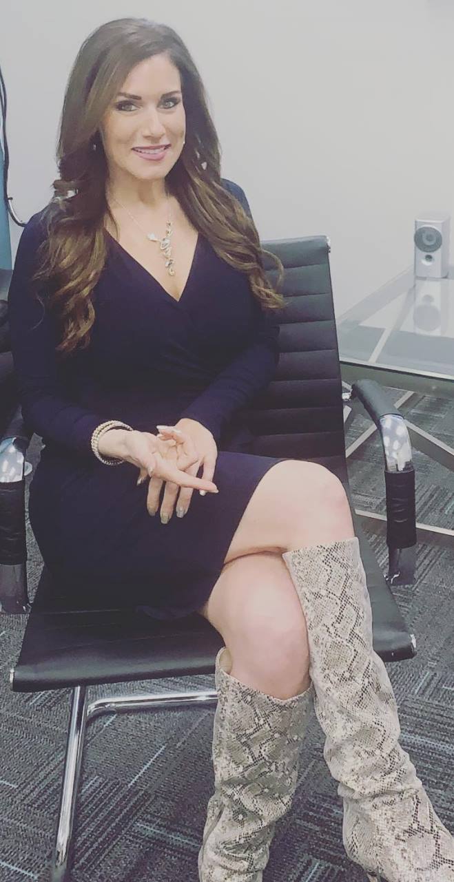 THE APPRECIATION OF BOOTED NEWS WOMEN BLOG erin logan