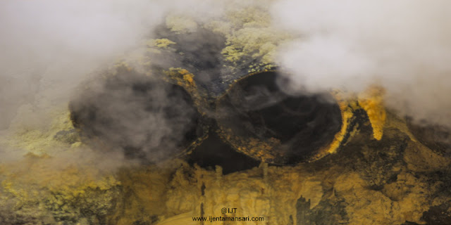 Ijen Morning Tour | Cheap Price Ijen Crater Tour In The Morning Day Ijen Crater Morning Tour, visit to Ijen Crater Banyuwangi which we know is "Kawah Ijen", at the time morning day visit to ijen crater volcano east java, it’s good time to see the beauty of the lake, active volcano of Ijen crater and see direct traditional miners work every day in the ijen take the sulfur from crater, for by the tourist travel to ijen crater volcano, we offer tour services is ijen crater from bali, ijen crater from Surabaya, ijen crater from banyuwangi, beside in morning day the ijen itself has beauty of the lake, is also in the night day (ijen night tour), the ijen crater itself has uniqueness of blue fire ( blue flame), in Indonesia mention it (api biru ) which is because the outburst gas from active volcano Ijen sulphur containing methane gas, so it produces blue fire, and the occurrence of blue fire ijen only at night day (ijen blue fire tour). Ijen tour price in morning day at the time normaly day is : Rp. 525.000/person. At the time is weekend the price is differend, ijen crater, ijen crater tours, ijen Tour Package, kawah ijen tours, ijen tour and travel banyuwangi, ijen volcano tour, ijen volcano Indonesia, ijen volcano from banyuwangi, ijen travel, kawah ijen banyuwangi, kawah ijen tour, kawah ijen trip, ijen crater tour, ijen crater blue fire, ijen crater guesthouse, ijen crater tour from banyuwangi, ijen crater tour bali, ijen crater tour price, ijen crater night tour, kawah ijen night, ijen blue fire, bluefire ijen crater, blue fire ijen tour , blue fire kawah ijen, ijen blue flame tour, blue flame gunung ijen, blue flame sulphur ijen, blue flame gunung ijen, blue flame kawah ijen volcano.