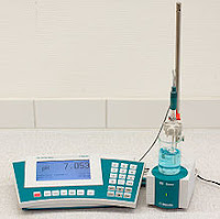  adalah sebuah alat elektronik yang berfungsi untuk mengukur pH  PH meter : Fungsi, Cara Kerja, Penemu