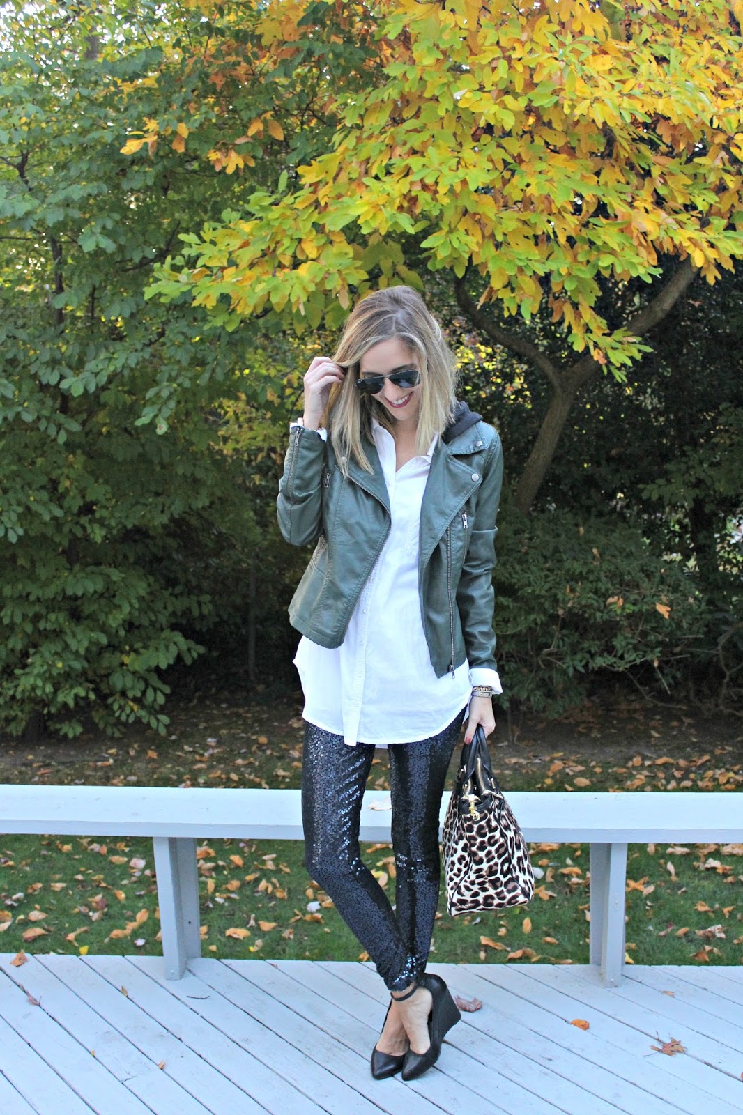 navy and emerald green outfit