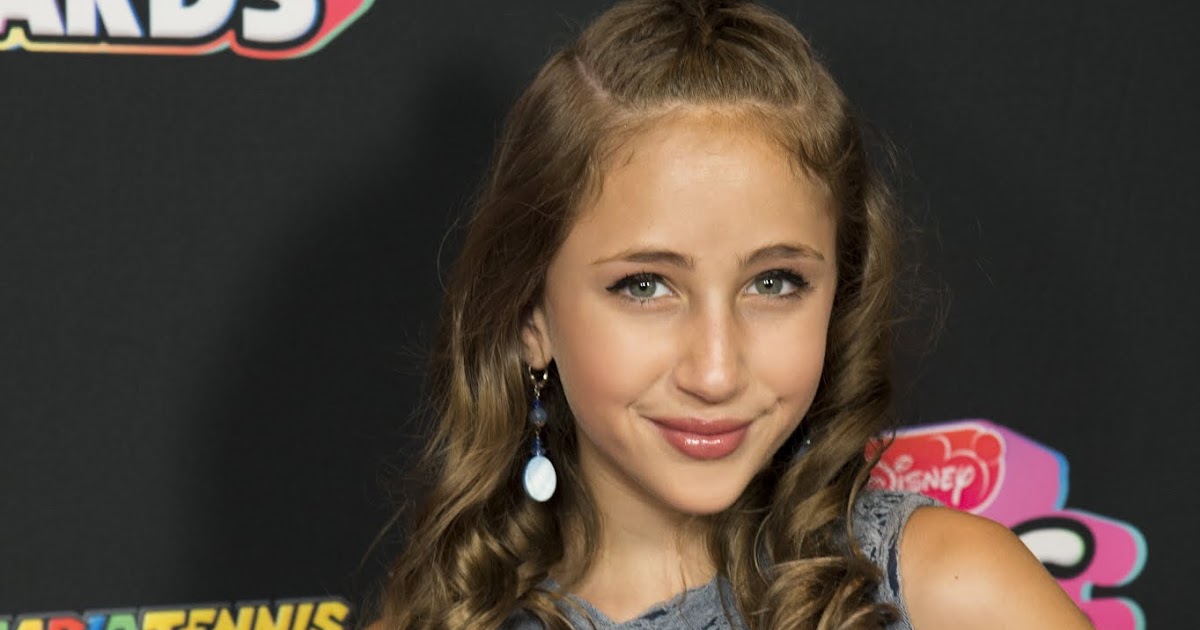 RCN America CA: Ava Kolker Attends 2018 Radio Disney Music Awards