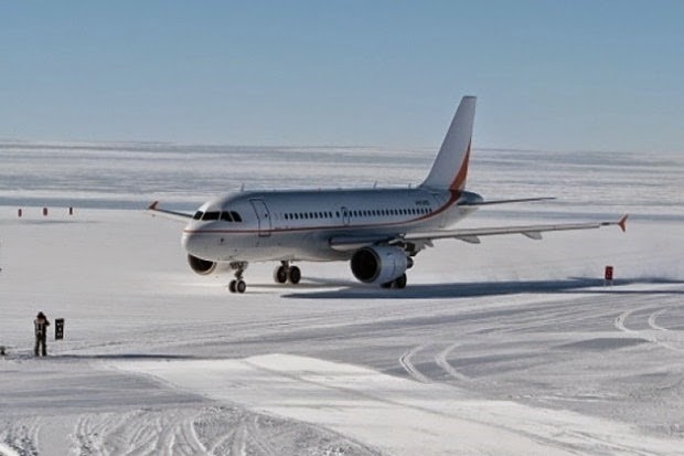 Bandara Sea Ice Es Runway, Antartika