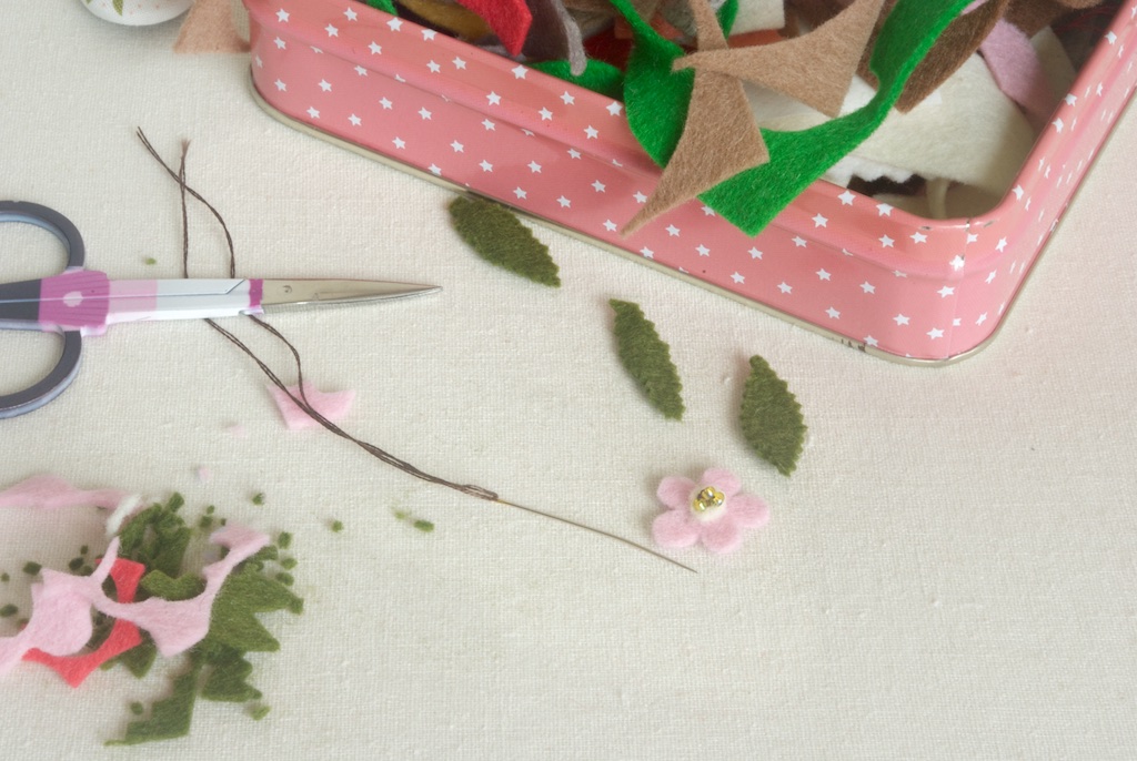 How to Make a Needle Minder? Easy DIY Guide for Crafters