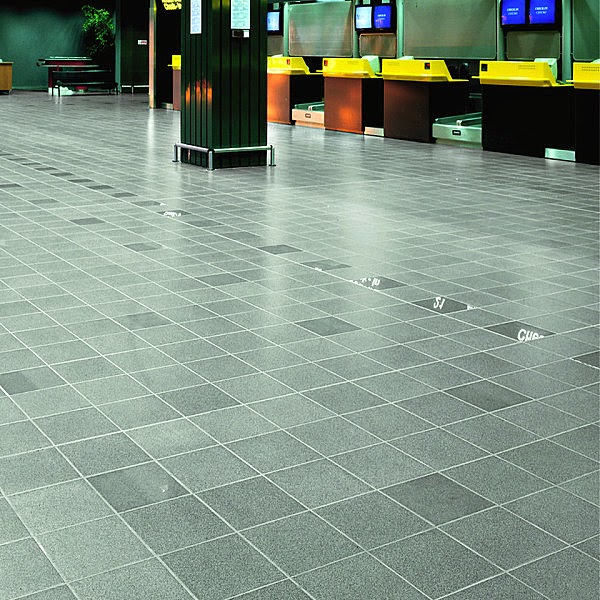 The use of porcelain in interior decoration