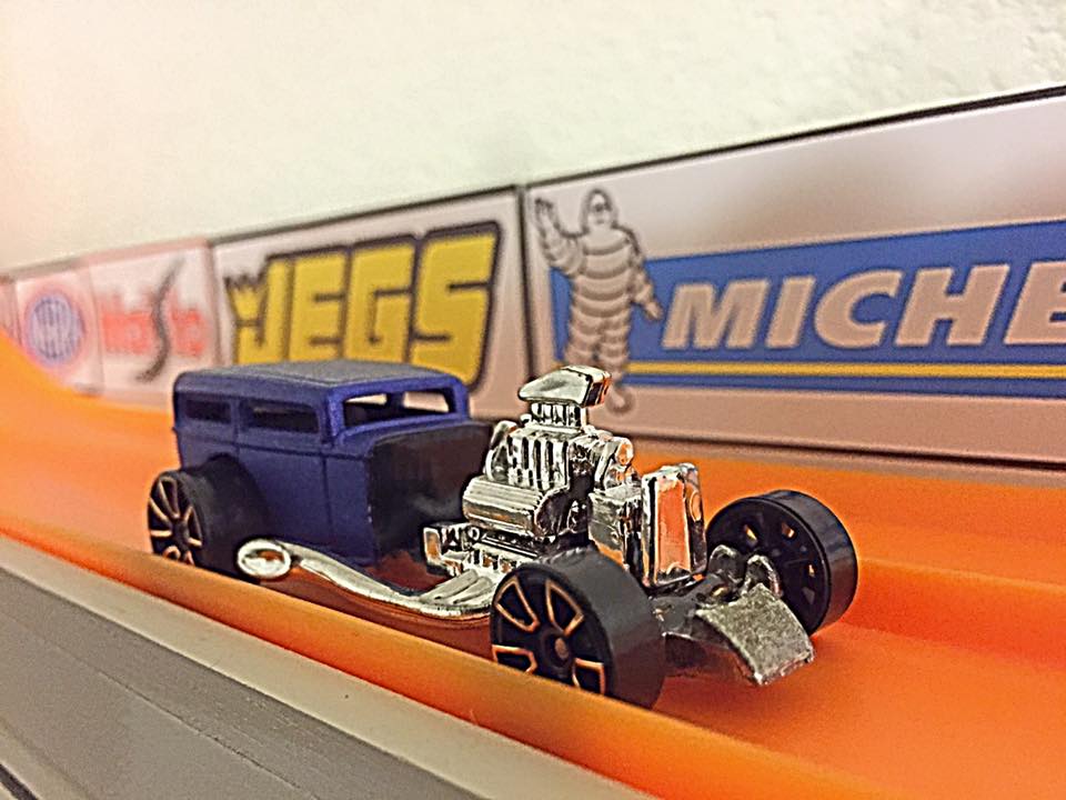 Race Hot Wheels