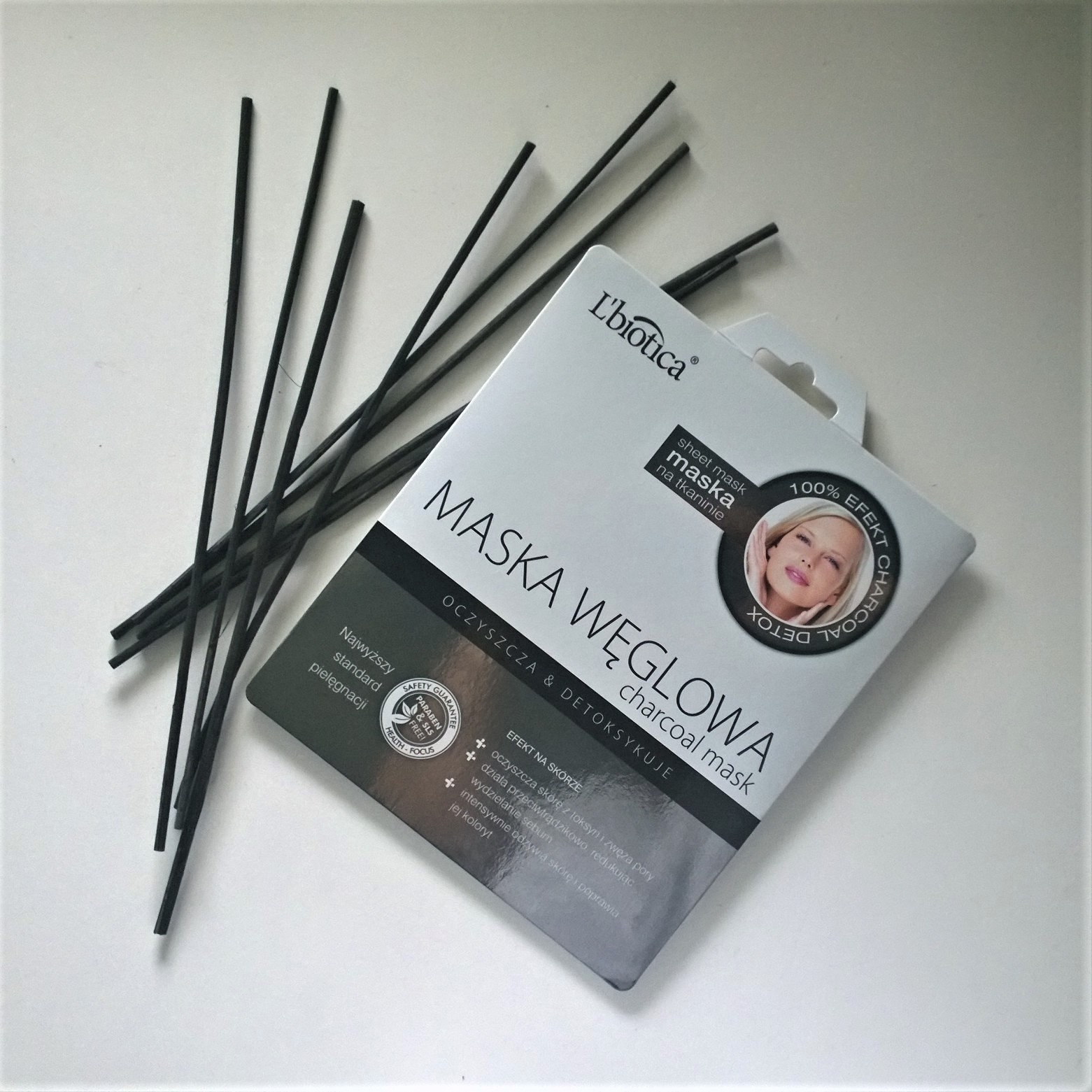 Węglowy detoks cery! L'biotica: Maska węglowa