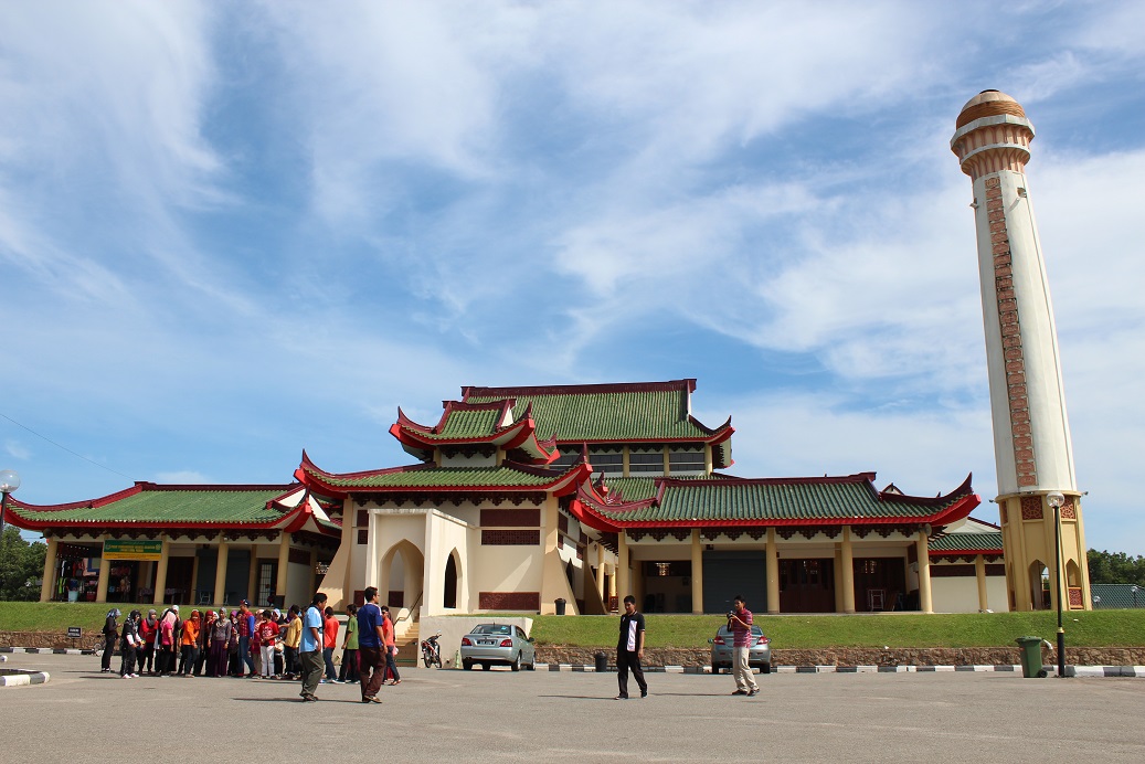 himbauan desa: MASJID Melayu dan masjid Cina