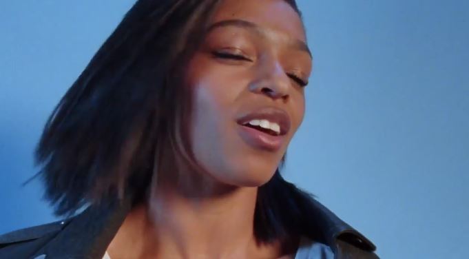 Modello e modella Calvin Klein pubblicità collezione 2017 - Foto testimonial