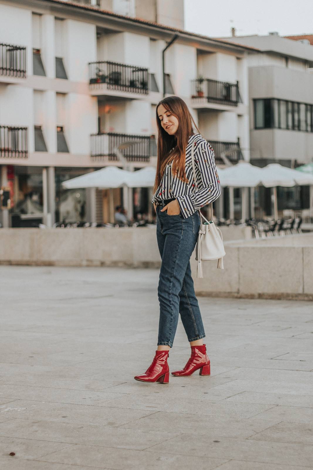 outfit_mom_jeans_red_vinil_boots outfit_mom_jeans_red_vinil_boots