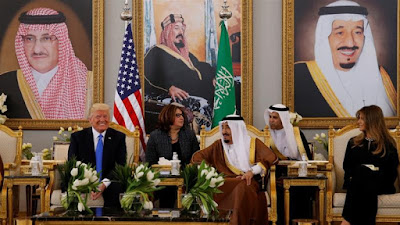 Donald Trump (L) meets with Saudi Arabia's King Salman bin Abdulaziz Al Saud