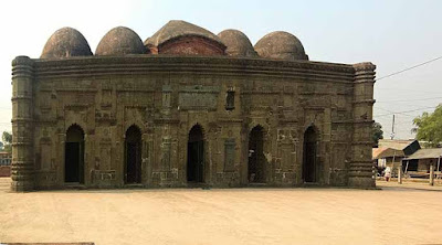 Choto Sona Masjid in Chapai Nawabganj Let's understand briefly about Chapainawabganj's history and heritage. You will definitely see Our Chapainawabganj's video and share if you like it.Let's understand briefly about Chapainawabganj's history and heritage. 