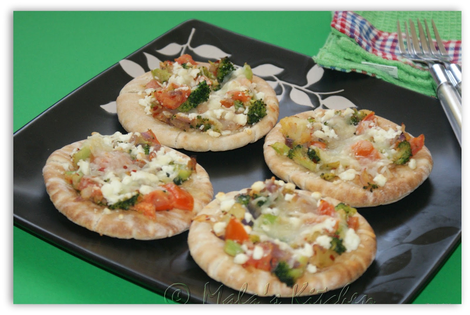 Whole Wheat Pita Pizzas MalasKitchen