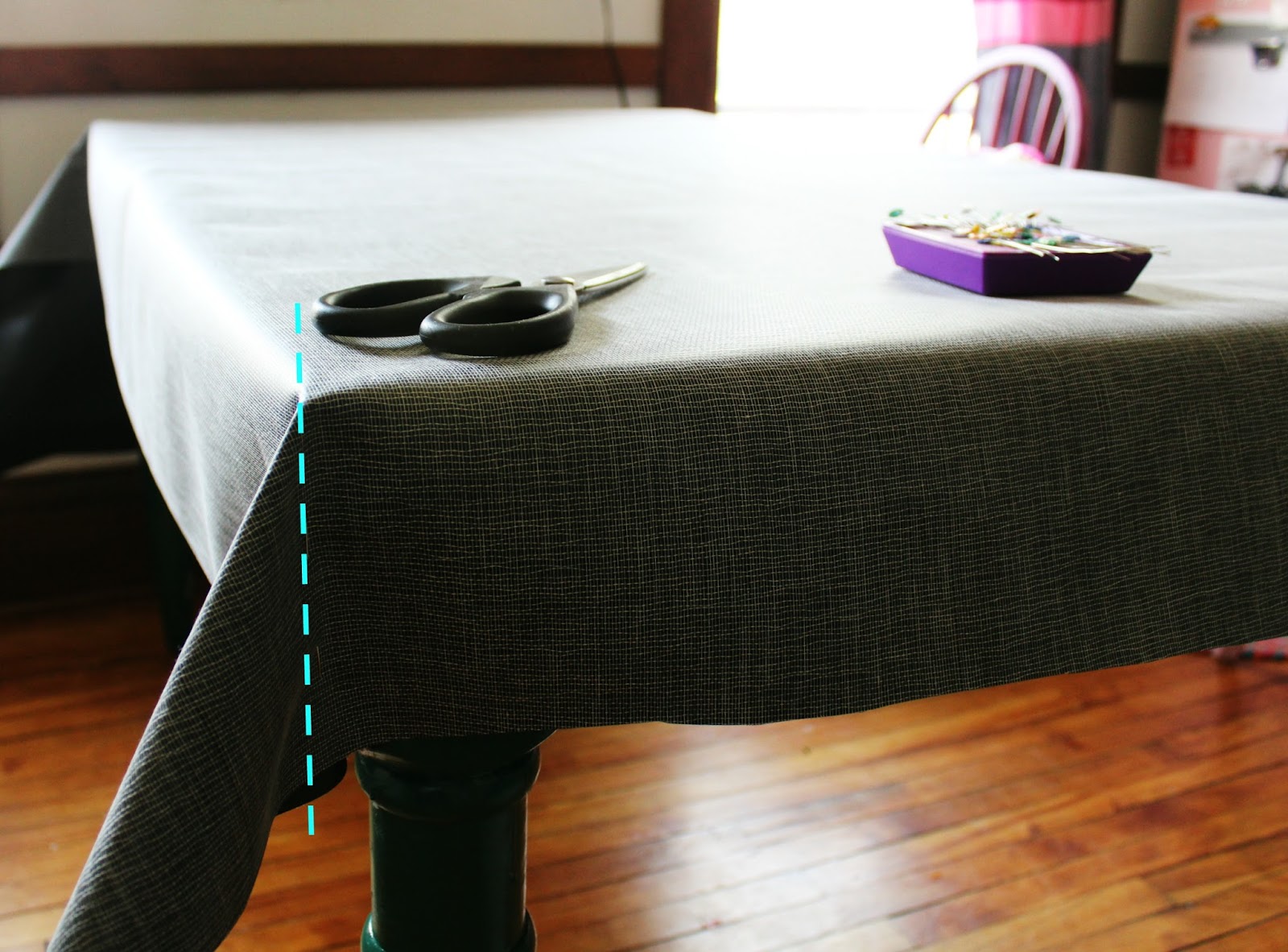 sewhungryhippie DIY Chalk cloth table cover