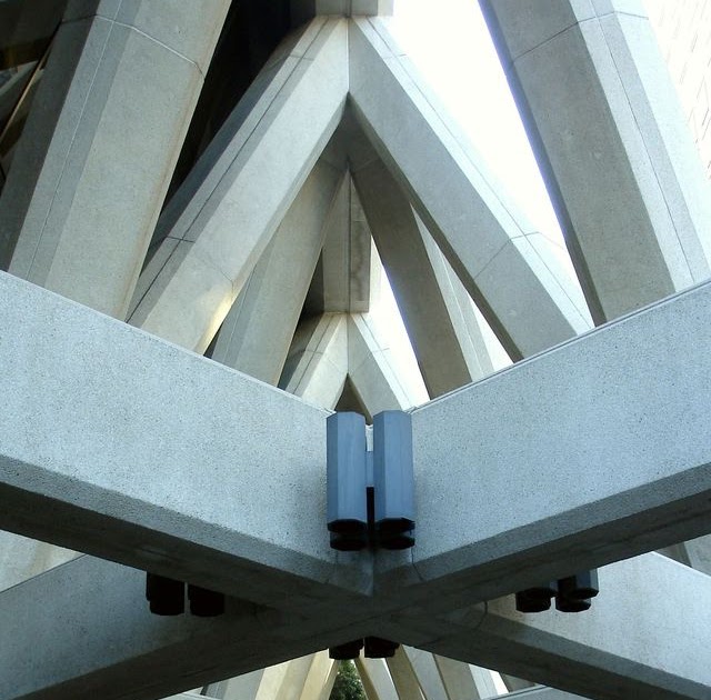 SCISSORELLA William Pereira Transamerica Pyramid, San Francisco, 1969