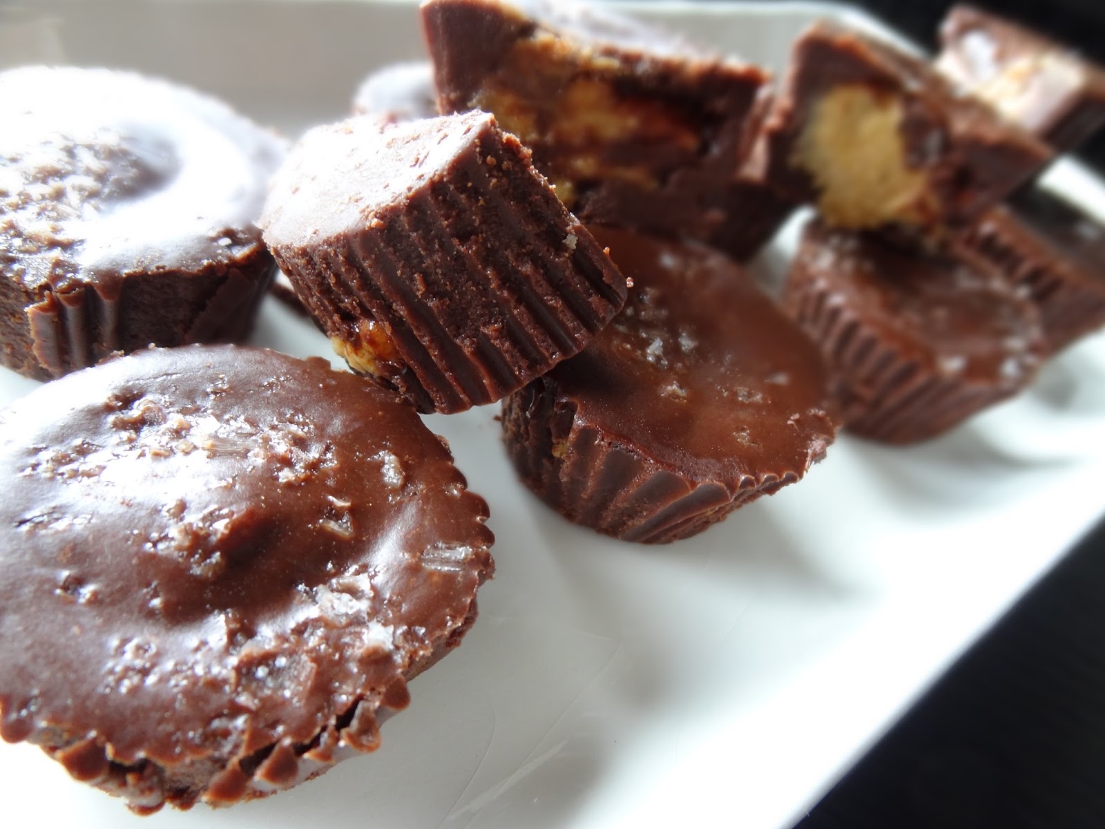 Erin Simone Uncooked Blog RAW VEGAN MINI PEANUT BUTTER CUPS