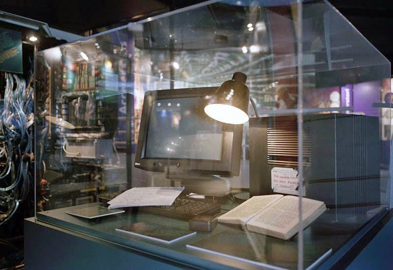 Badge ui использование. Community display. Community display. Community display. 2д и 3д коллаборации.