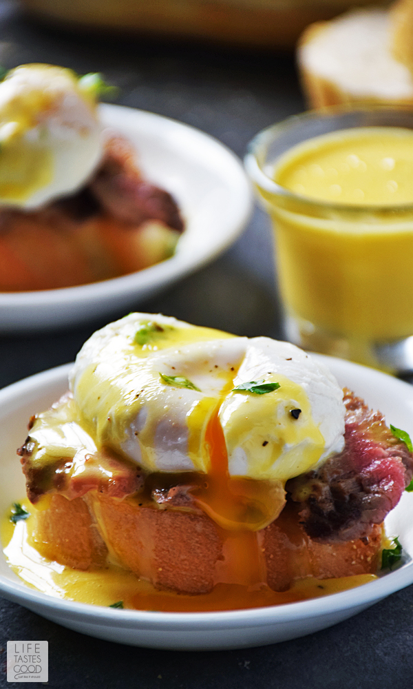 Steak and Eggs Benedict Crostini