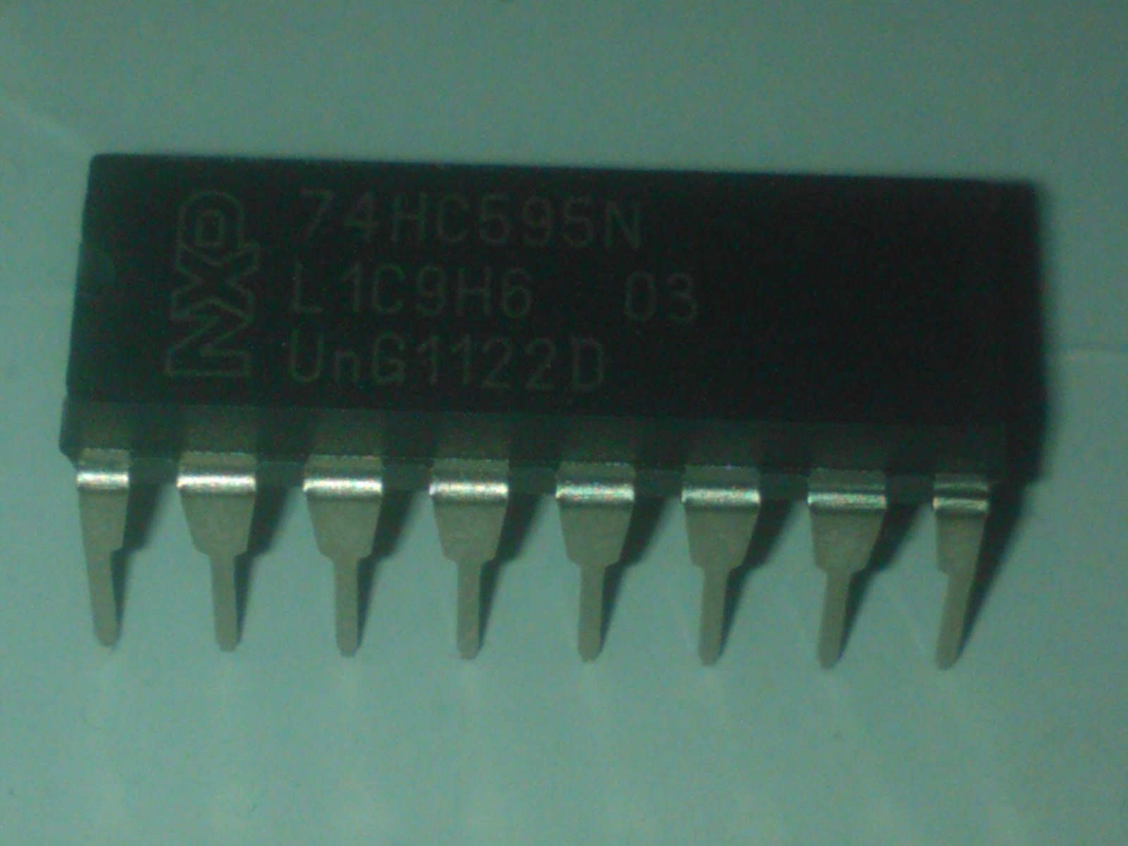 Microprocessing & Integrated Circuits Shift Register Hello World