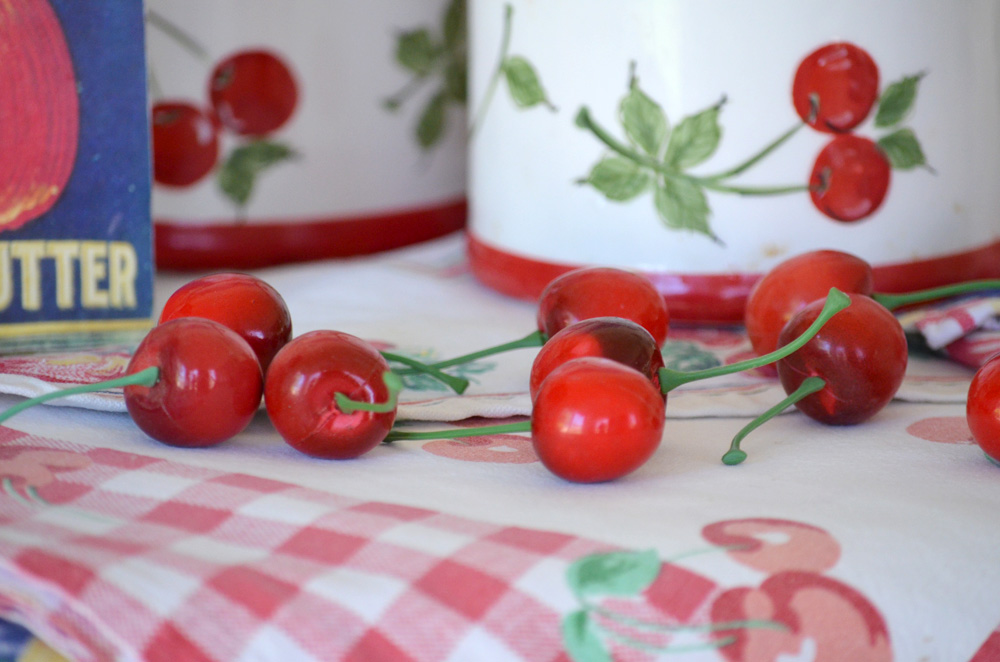 The Copycat Collector COLLECTION 208 FruitThemed Kitchen Stuff