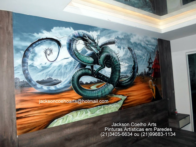 Pintura decorativa em parede de sala de jogos em um condomínio na