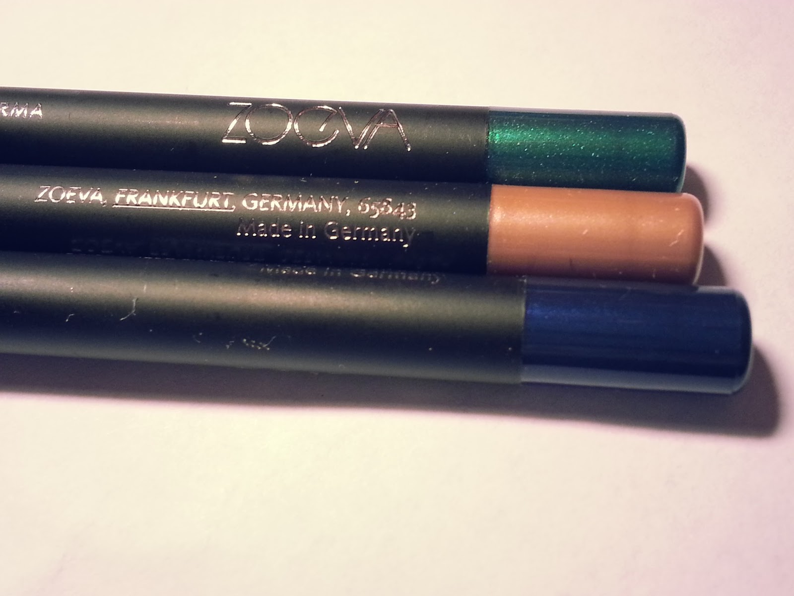 Rita’s life ZOEVA GRAPHIC EYES+ SWATCHES and REVIEW & CAT EYE PEN