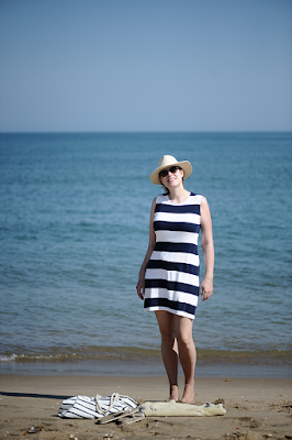 http://seaofteal.blogspot.de/2016/06/bold-stripes-at-beach-burda-style.html