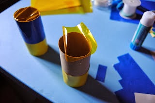 Cómo hacer unos prismáticos con papel higiénico en Recicla Inventa