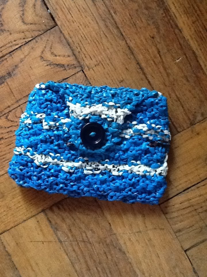 Small knit plarn bag