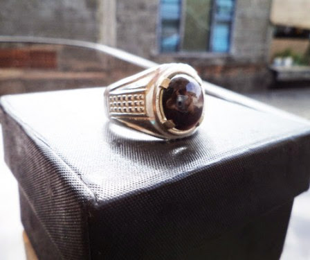 Batu Cincin Mustika Hitam Batu Cincin Mustika Hitam Tembus Cahaya