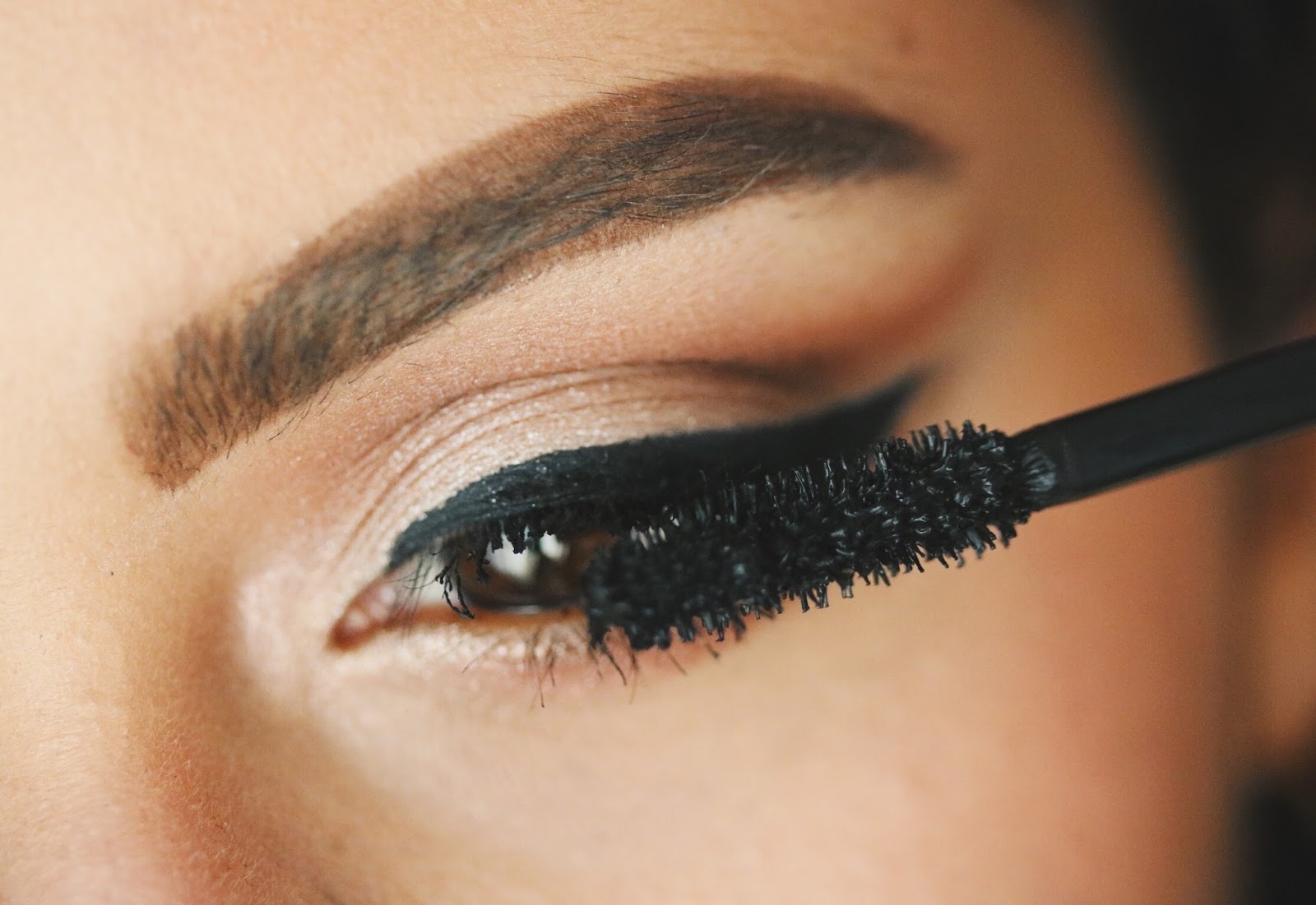 Monsieur Big , Lancôme , Big is the new black , mascara , blog beauté , revue , avis , swatch , rosemademoiselle , rose mademoiselle , paris