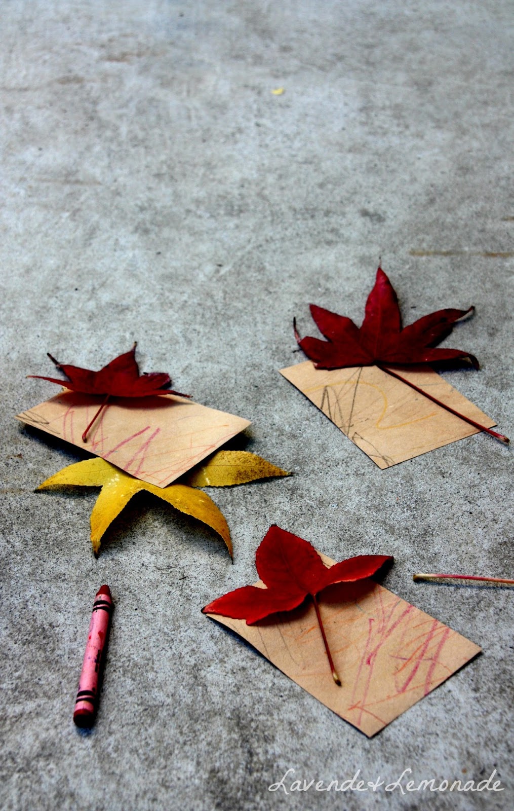 Easy Folded Paper Leaves for Your Thanksgiving Table! — super make it