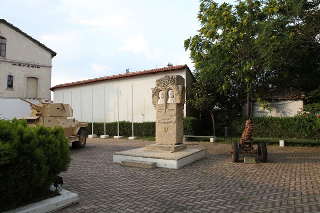 ΚΛΙΚ ΓΙΑ ΜΕΓΕΝΘΥΣΗ